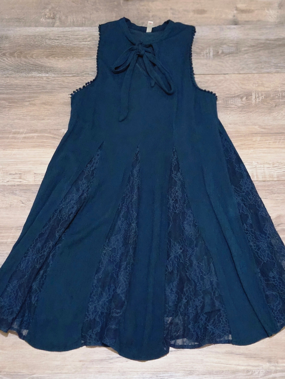 Xhilaration Dark Teal Tie Neck Swing Dress w. Lace Pleats Size Small